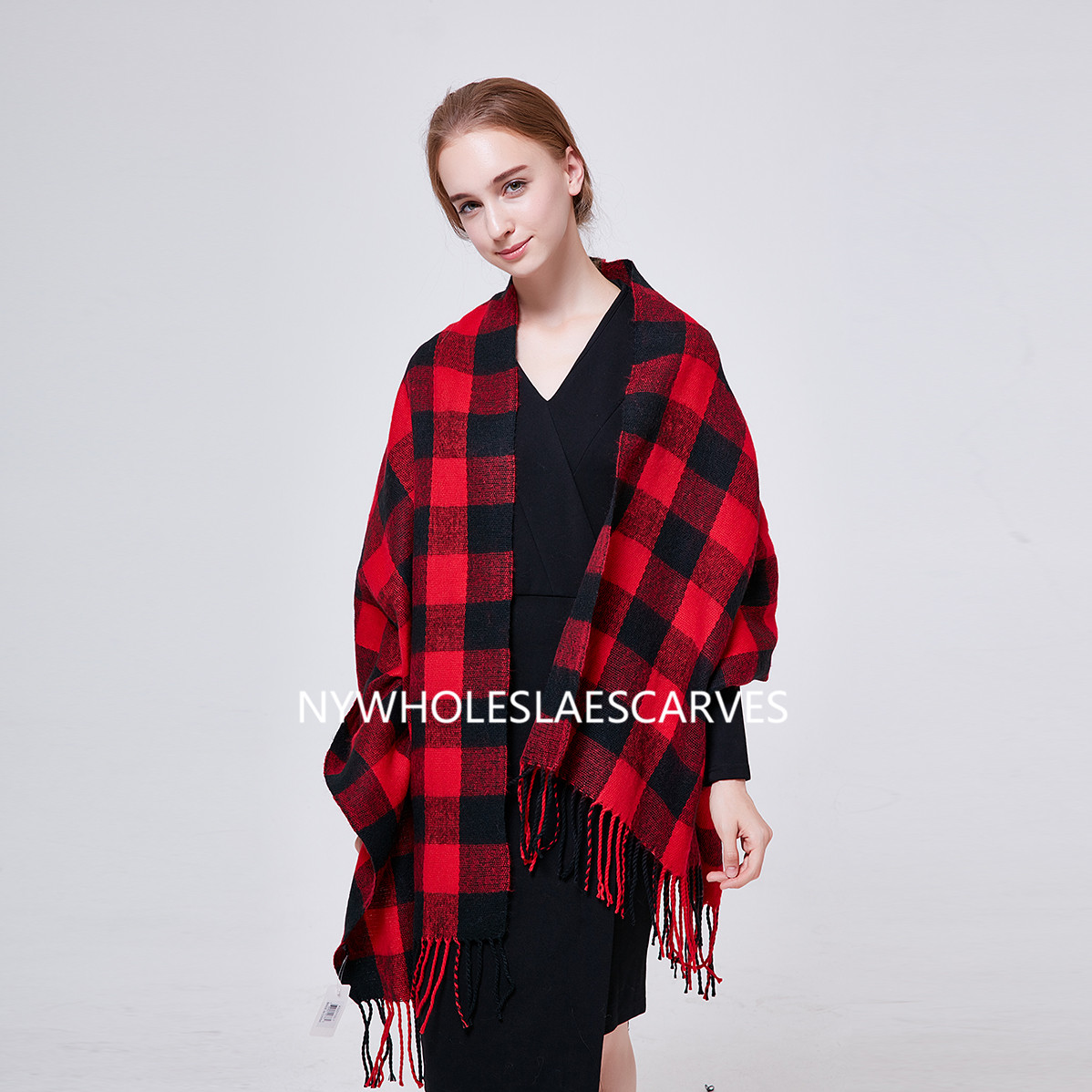 B32-1 Buffalo Check Shawl: Red/Black